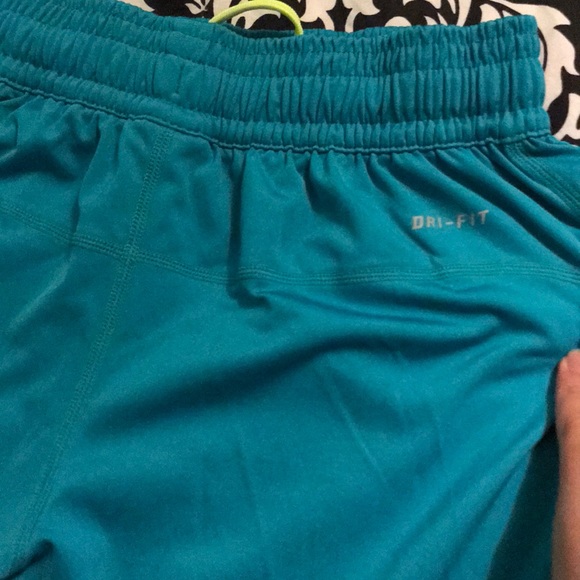 Nike running shorts - Picture 2 of 3